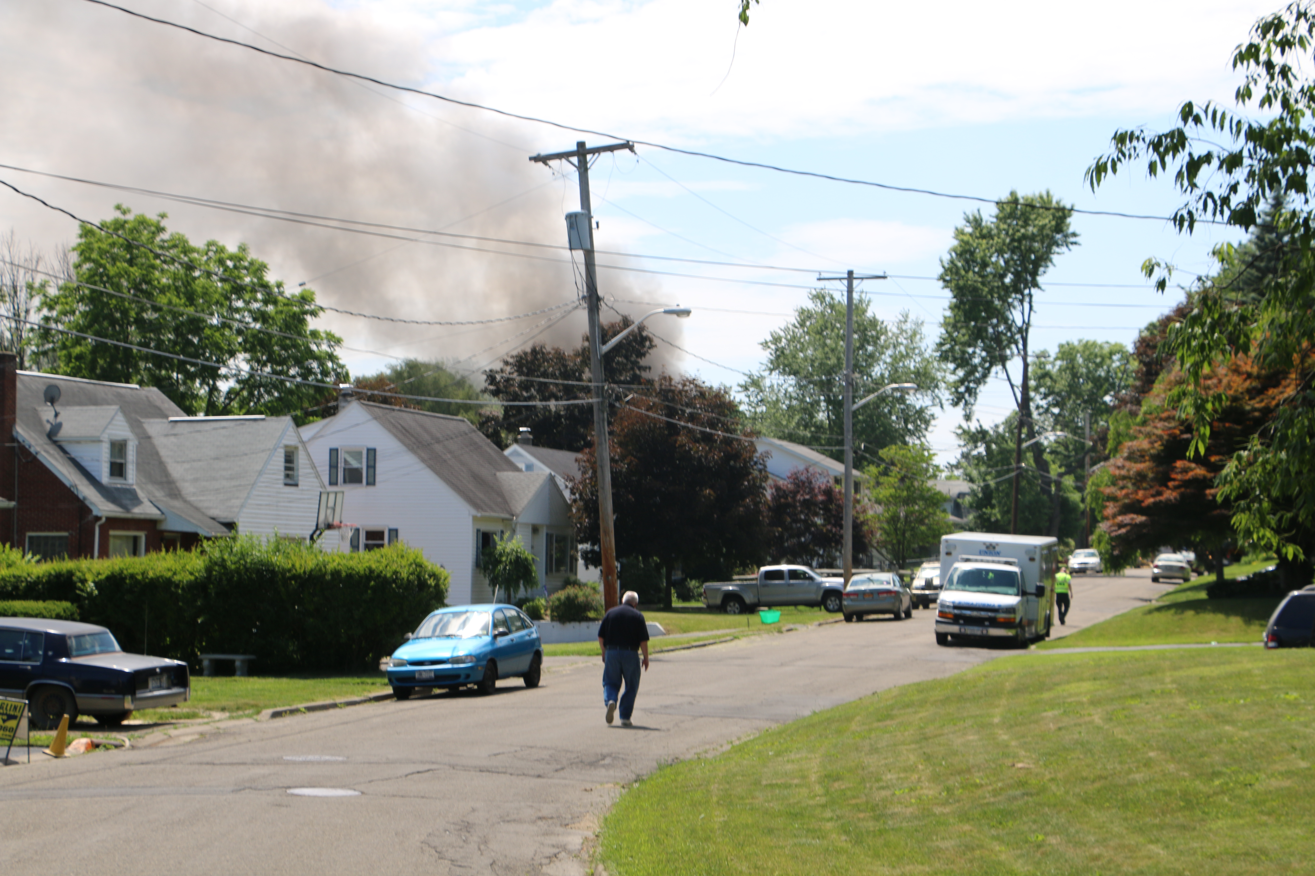 06-18-14  Response - Fire - Hoover Ave
